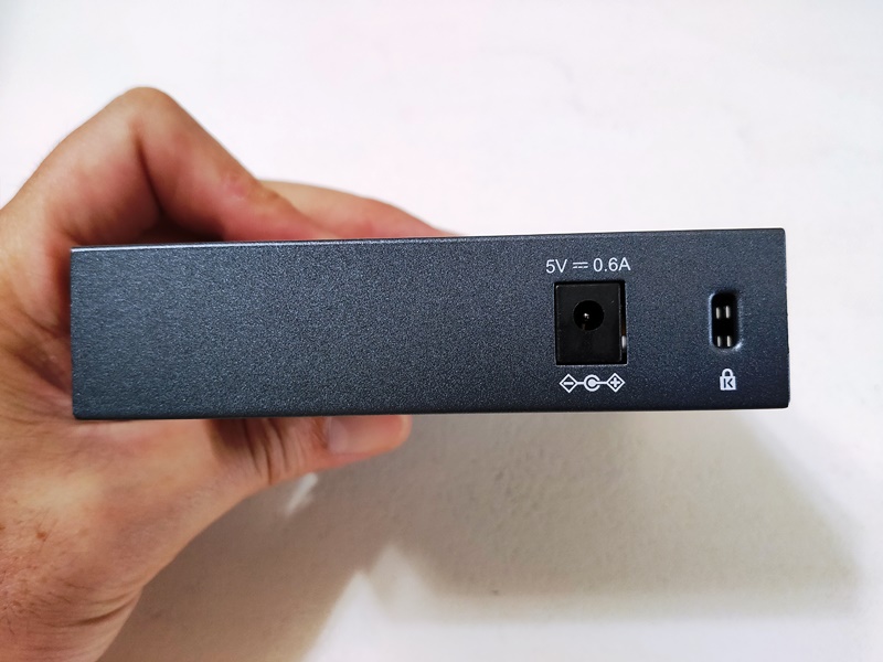 TP-Link 5ポート スイッチングハブ TL-SG105