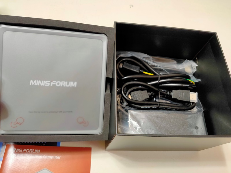 MINISFORUM DeskMini UM350 ミニPC